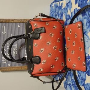 COACH PURSE/CROSSBODY WITH MATCHING WRISTLET IN EUC!!